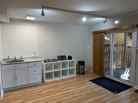 5th image of 4247 Fox Lake Dr #Basement