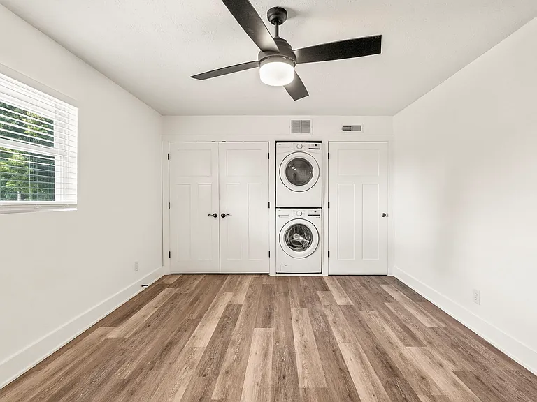 3202 Central Ave #6 — Photo 2