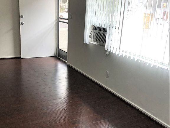 5th image of 1042 N Stanley Ave APT 2