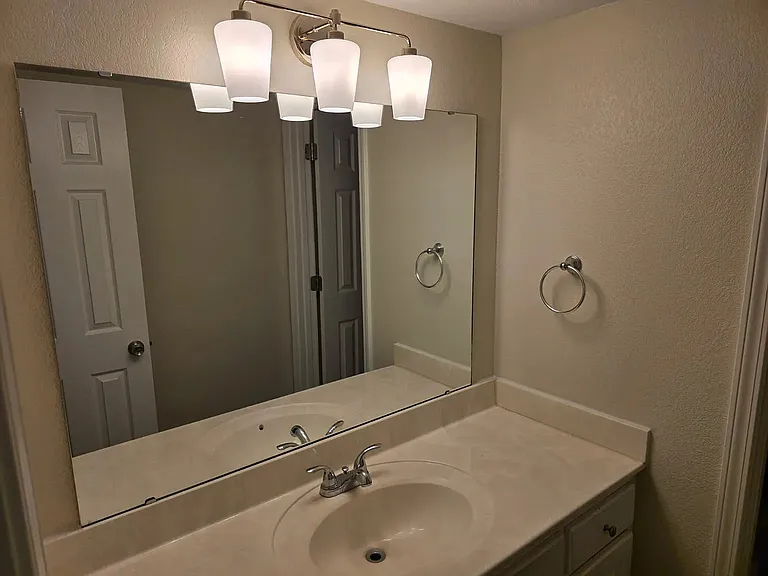 806 Park Ln — Photo 8