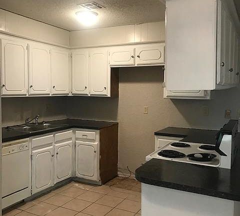 5th image of 12520 Southgate Dr