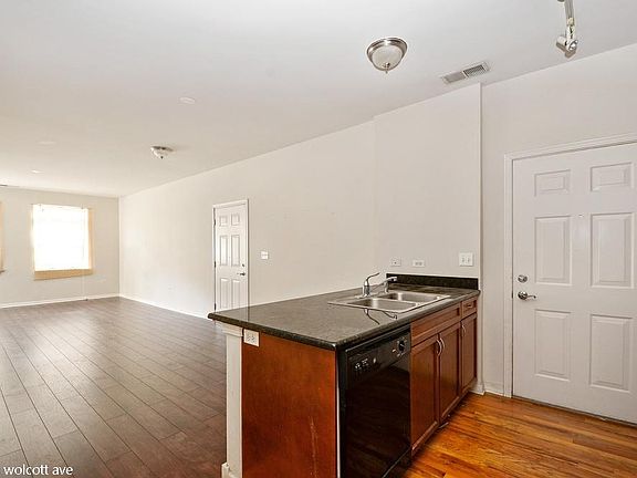 5th image of 7302 N Wolcott Ave #724