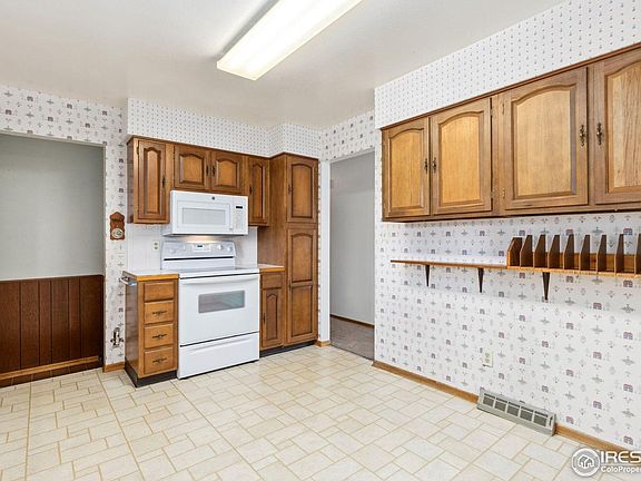 4th image of 40 Cornell Dr