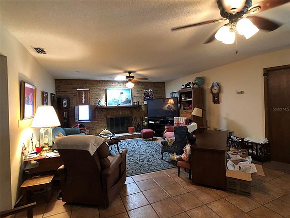 5th image of 1415 Alameda Dr S
