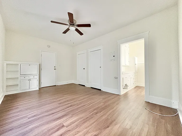 223 Lime Ave #11 — Photo 2