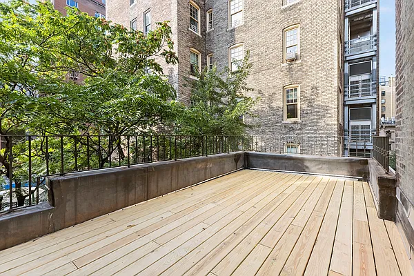 Rented by Compass | media 21