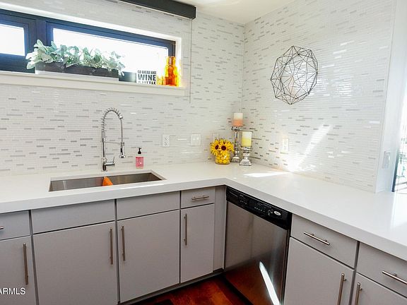 4th image of 310 S 4TH Street #601