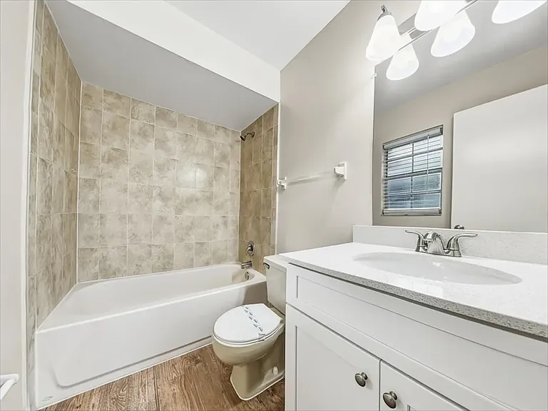 1171 La Mesa Ave — Photo 7