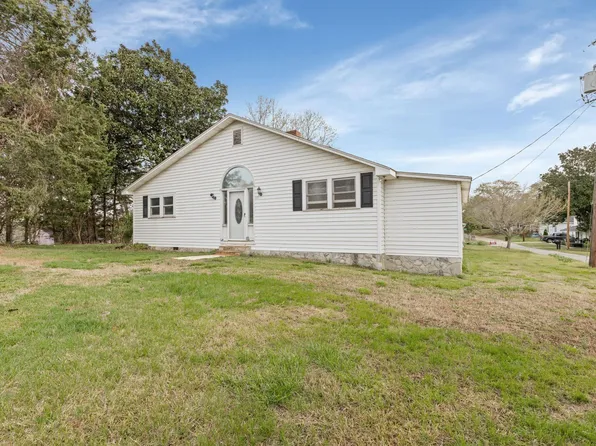 171 J St, Greer, SC 29651