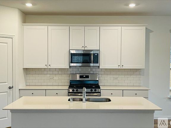 2nd image of 10029 Little Tree Ln