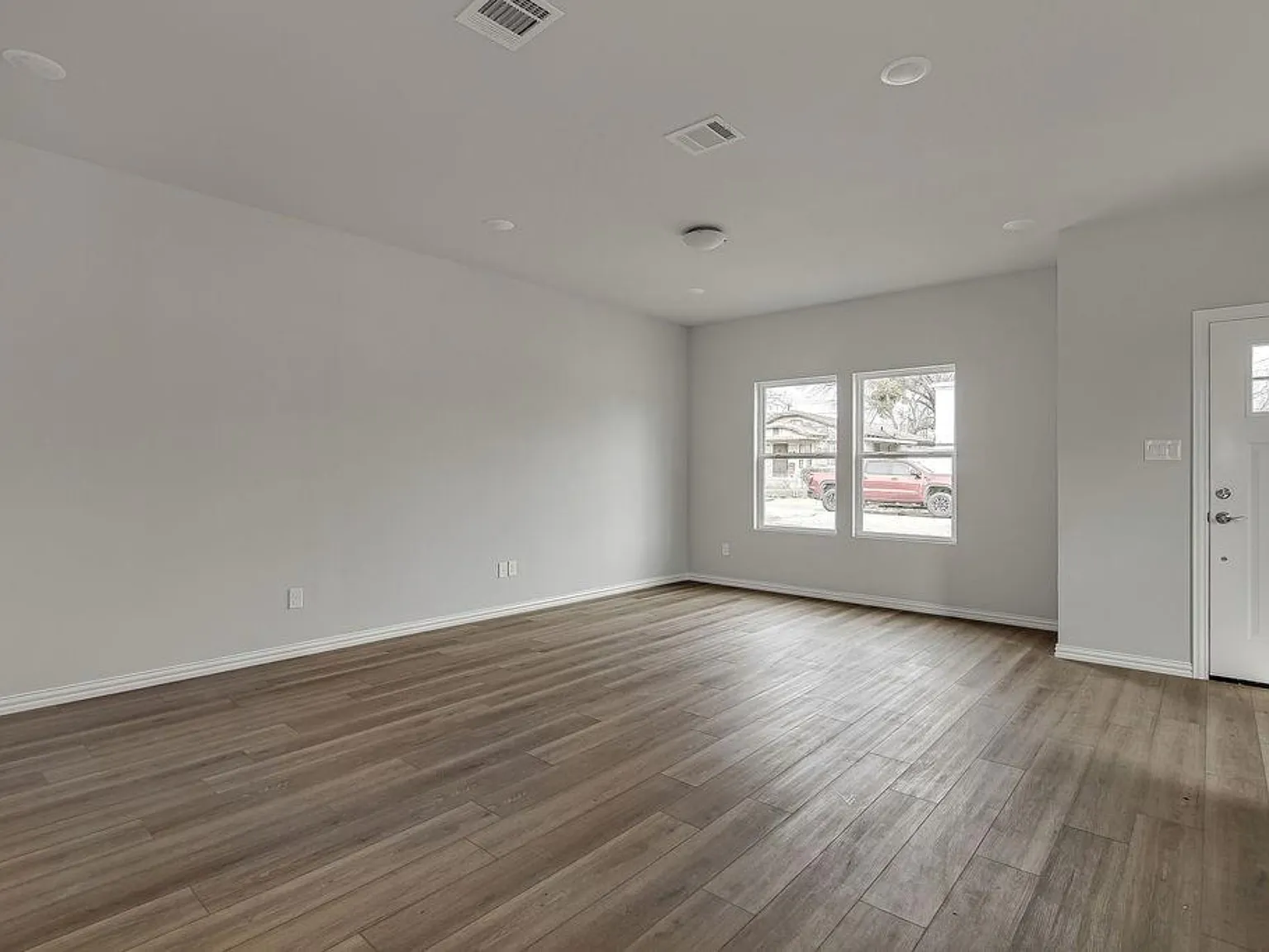 3 bed, 2.5 bath, 1478 sqft, $1,950 — Photo 4