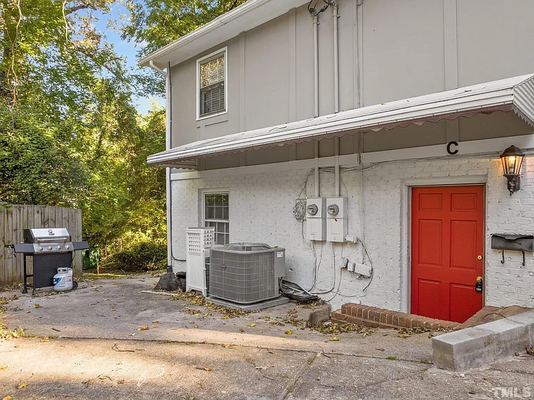 1823 White Oak Rd #B — Photo 18