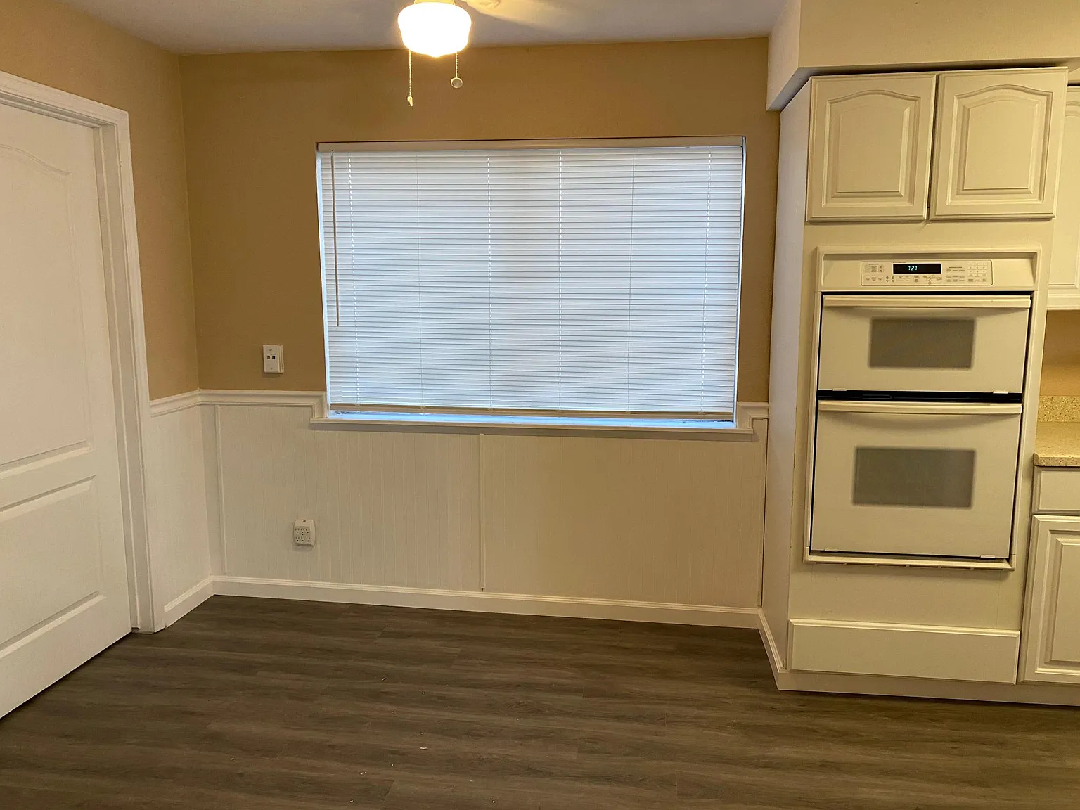 112 E Houston St — Photo 4