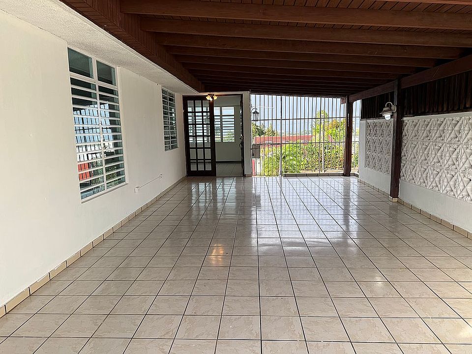 2nd image of 860 Colinas De Monte Carlo St #10