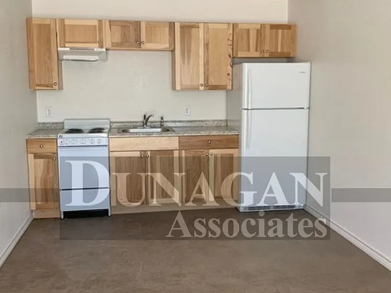 308 N Mesquite St — Photo 3