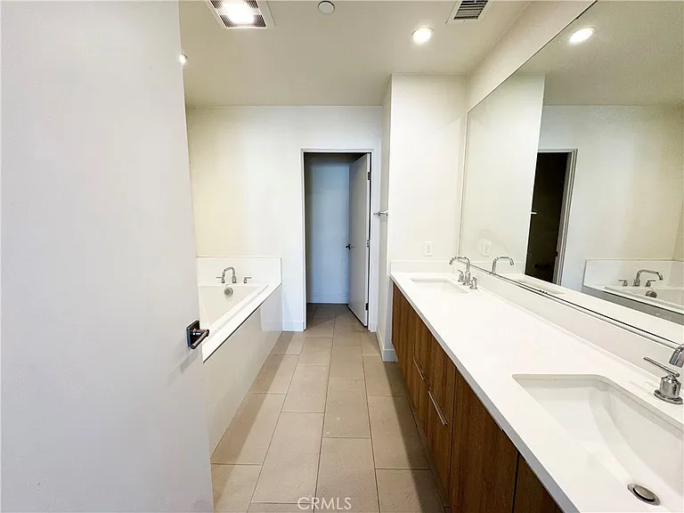 501 N Santa Anita Ave #D — Photo 24