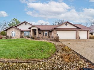 68 Magrath Dr, Bella Vista, AR 72715