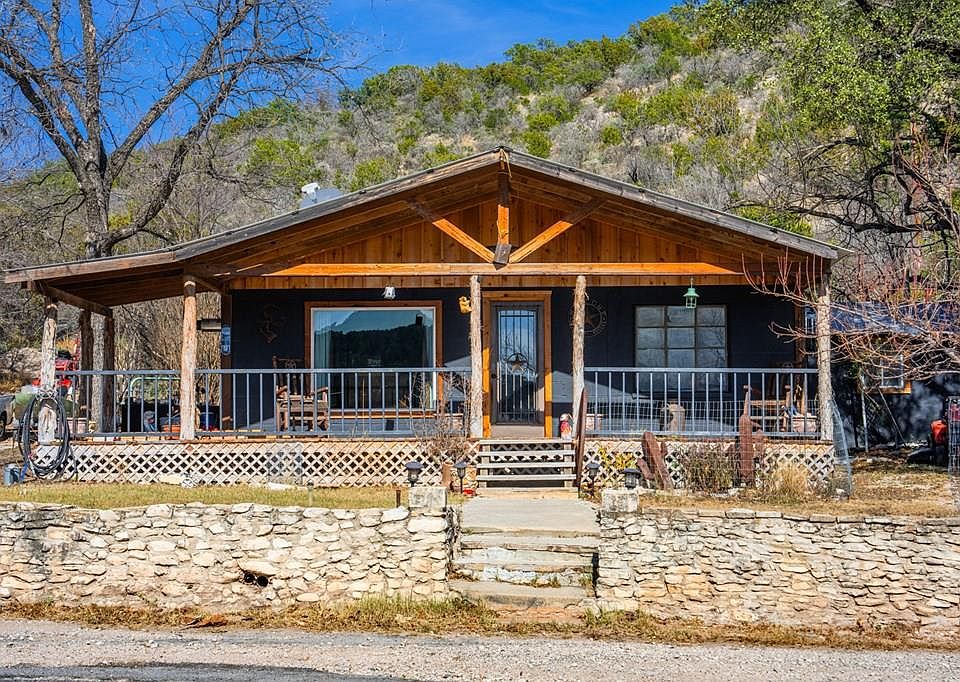 1st image of 208 Hillside St