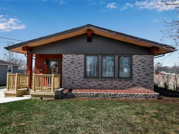 96 A St, Depew, NY 14043