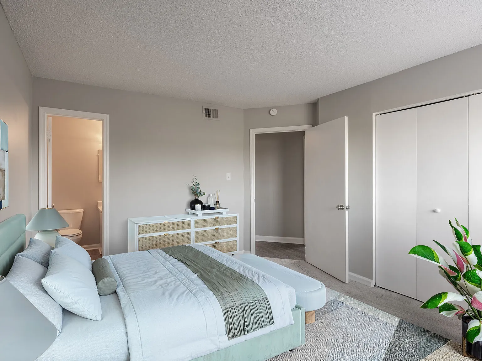 Brookwood Apartments — Photo 3