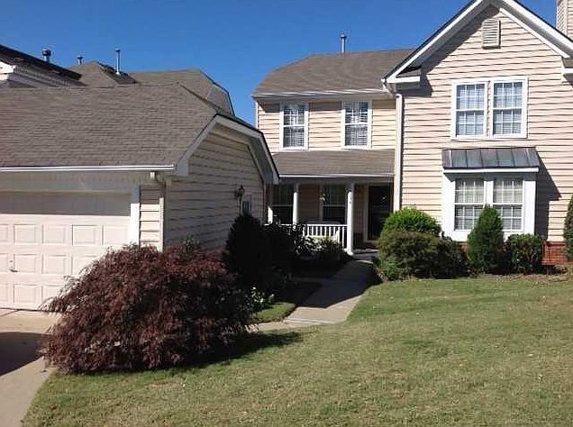 1st image of 136 Waters Edge Dr