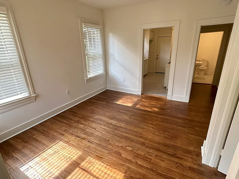 900 Pinehurst Pl — Photo 7