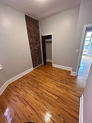 4th image of 302 E 3rd St #2Z