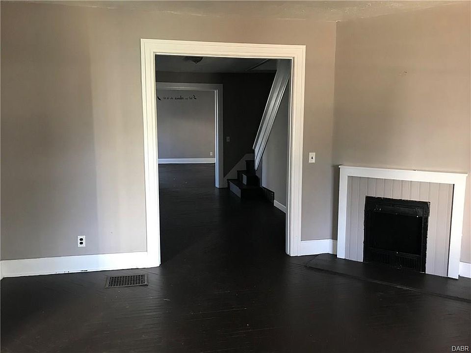 1st image of 40 Vine St