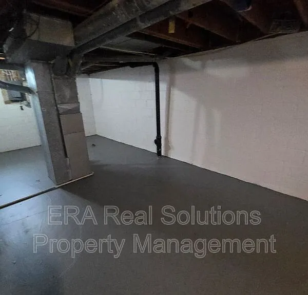 1718 Carstare Dr — Photo 15
