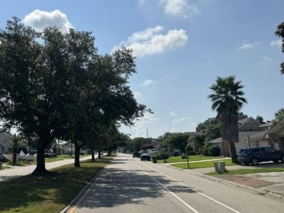 Exterior Neighborhood (street photo)