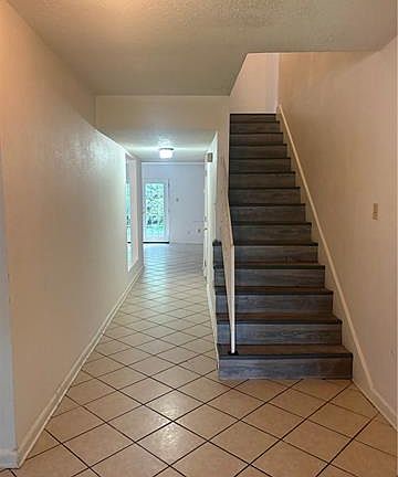 2nd image of 2512 Caswell Ln