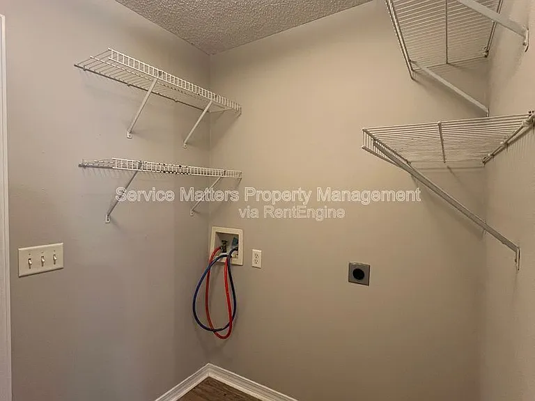 5959 Sleepy Hollow Ct — Photo 35