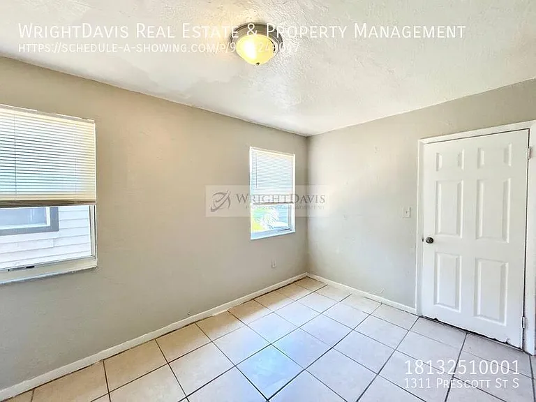 1311 Prescott St S — Photo 25