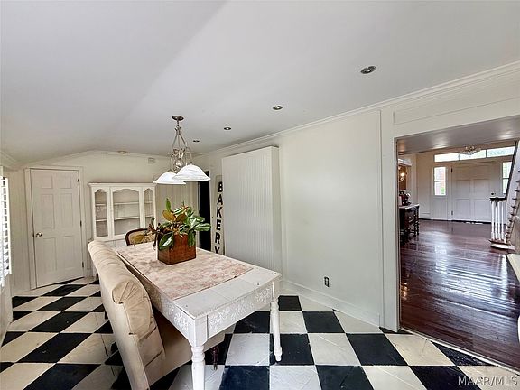 33rd image of 801 Washington St