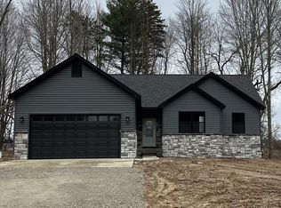 1452 Debi Ann Dr, Lapeer, MI