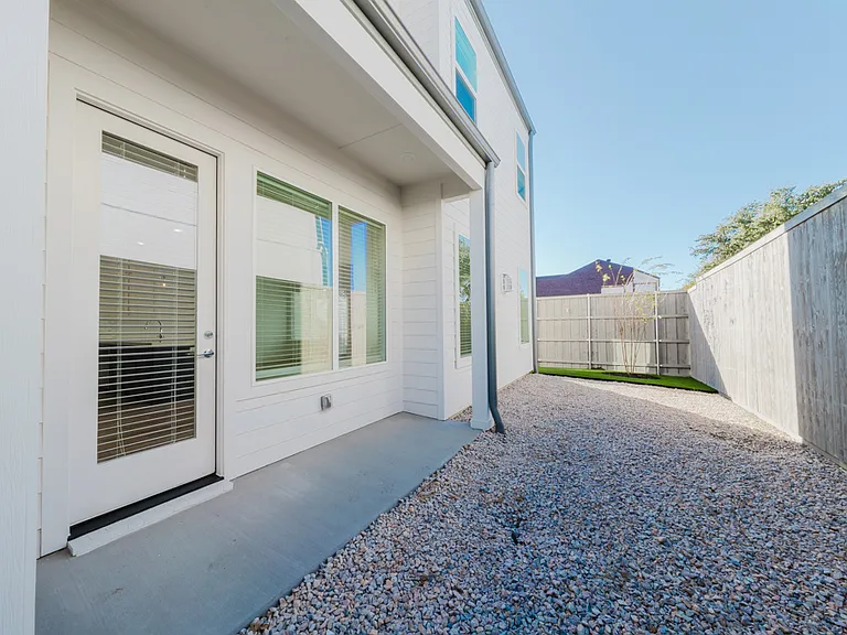 11661 Liberty Commons Ct — Photo 30