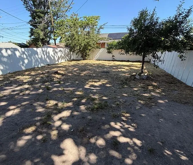 625 E Wilmington Ave — Photo 32