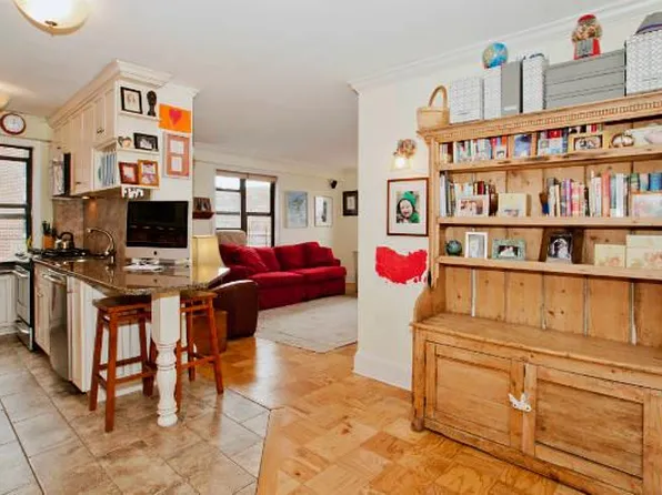 266 E Broadway image 1 of 4