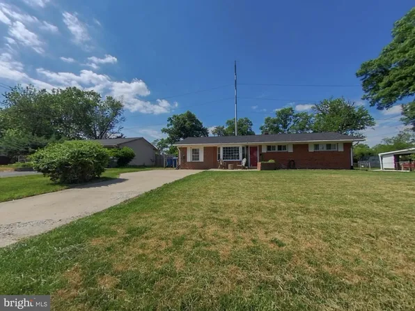4520 Apple Tree Dr, Alexandria, VA 22310