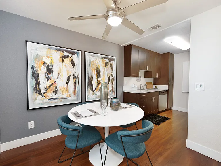 Beringer Dining Area