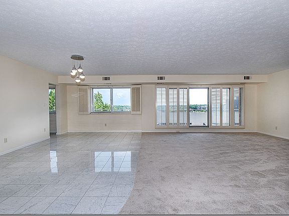 4th image of 2022 Acacia Park Dr #2607