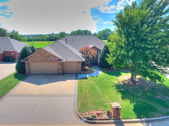 3rd image of 413 Palo Verde Dr