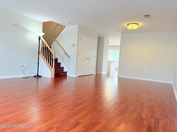 3rd image of 156 Setter Place