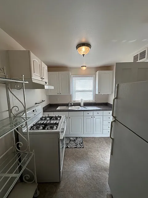1 bed, 360 sqft, $600 — Photo 4