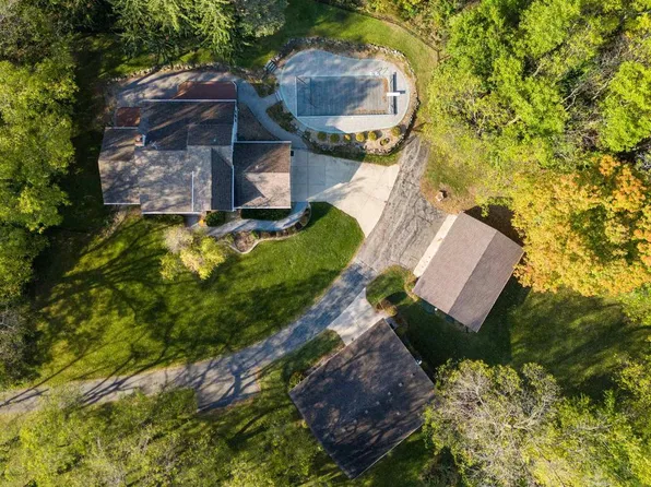 710 Perimeter Road, Mount Horeb, WI 53572