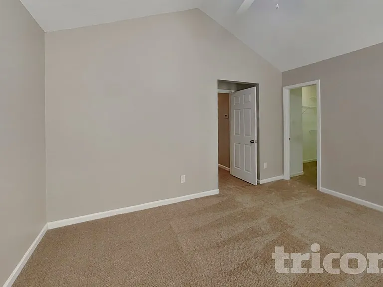 2012 Laurel Leaf Rd — Photo 7