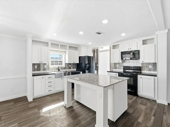 14712 Nantucket Rd, North Fort Myers, FL 33917