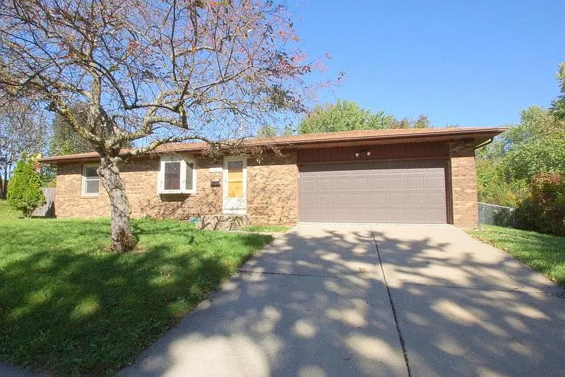 1110 Golden Valley Dr photo 1