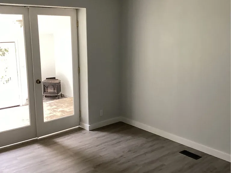 330 SW Newton Dr — Photo 22