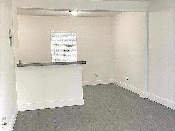 3rd image of 780 NE 123rd St APT 4